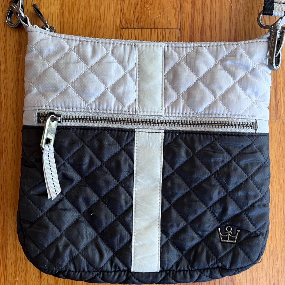 Oliver Thomas Kitchen Sink Quilted Crossbody Bag Black and Gray - Picture 4 of 8